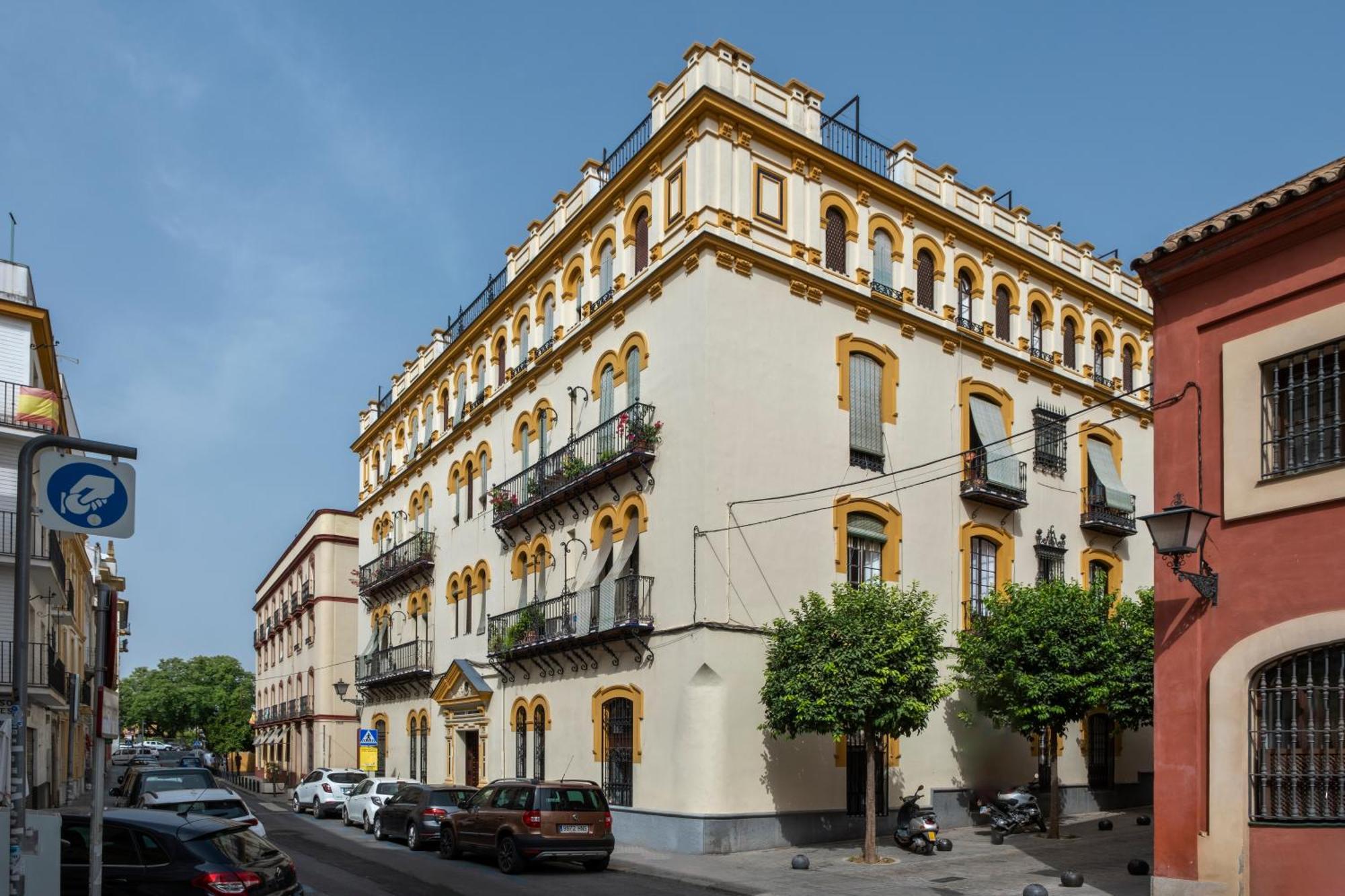 Unika Homes Puerta De La Maestranza Seville Exterior photo